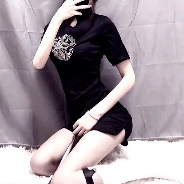 岸边露伴一动不动忏悔室 封面
